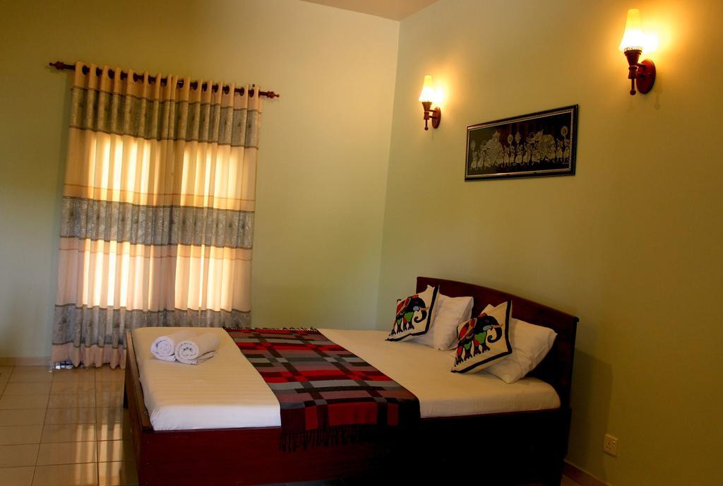 Green Land Guest House Pinnawala  Habitación foto