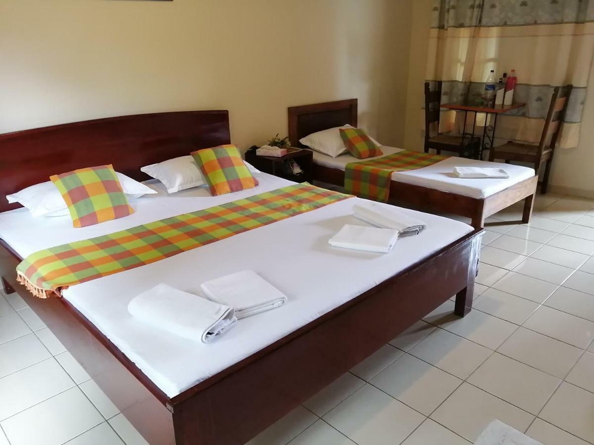 Green Land Guest House Pinnawala  Habitación foto