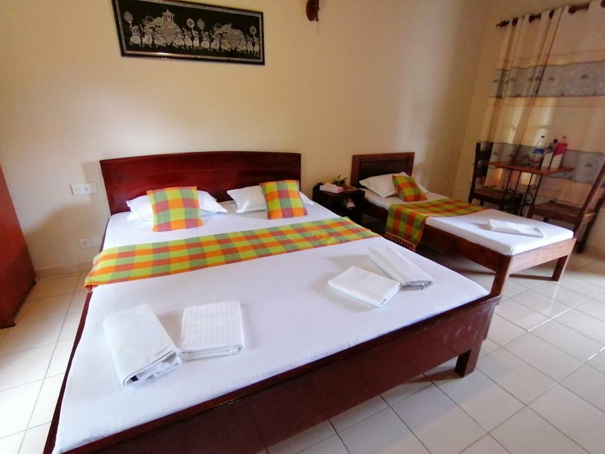 Green Land Guest House Pinnawala  Exterior foto